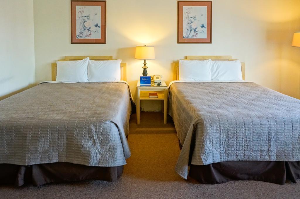Pacific Crest Hotel Santa Bárbara Habitación foto